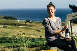 Julia Konstanzer pone el acento austríaco en Bodegas El Paraguas